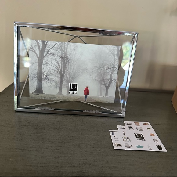 Umbra 4 x 6 Silver Picture Frame, New in Box - Picture 1 of 8